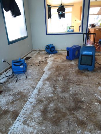 flood cleanup, drying flooded water damage, air movers